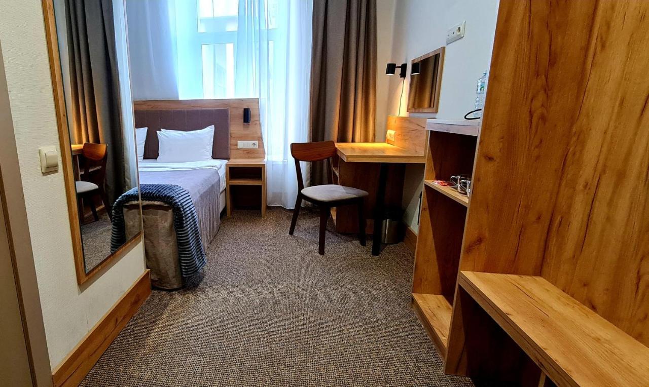 Gesten Hotel Moszkva Kültér fotó